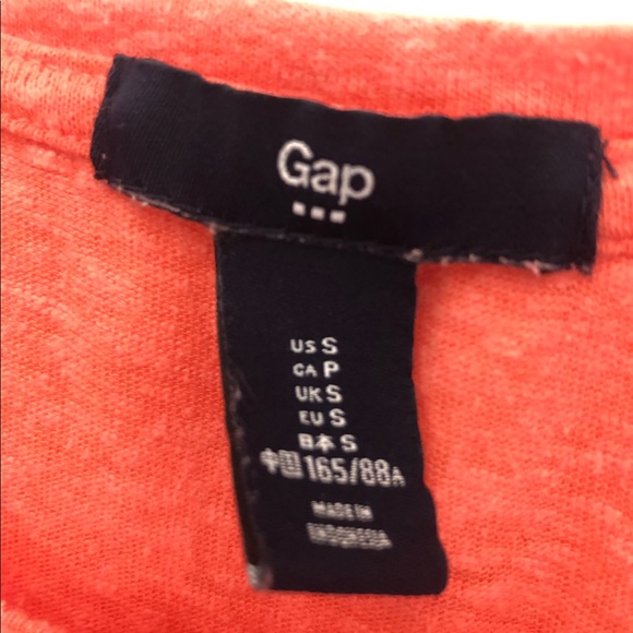 Gap lace neckline tee - Picture 2 of 4